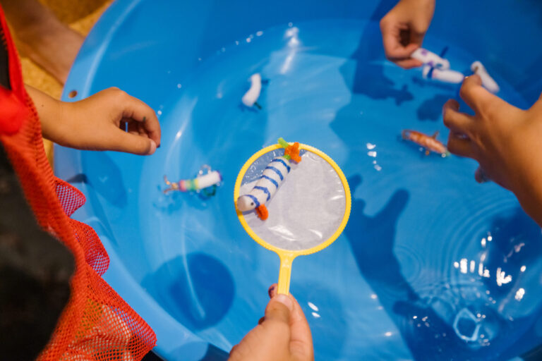 夏休み特別ワークショップ「新種発見！ミナウオ」